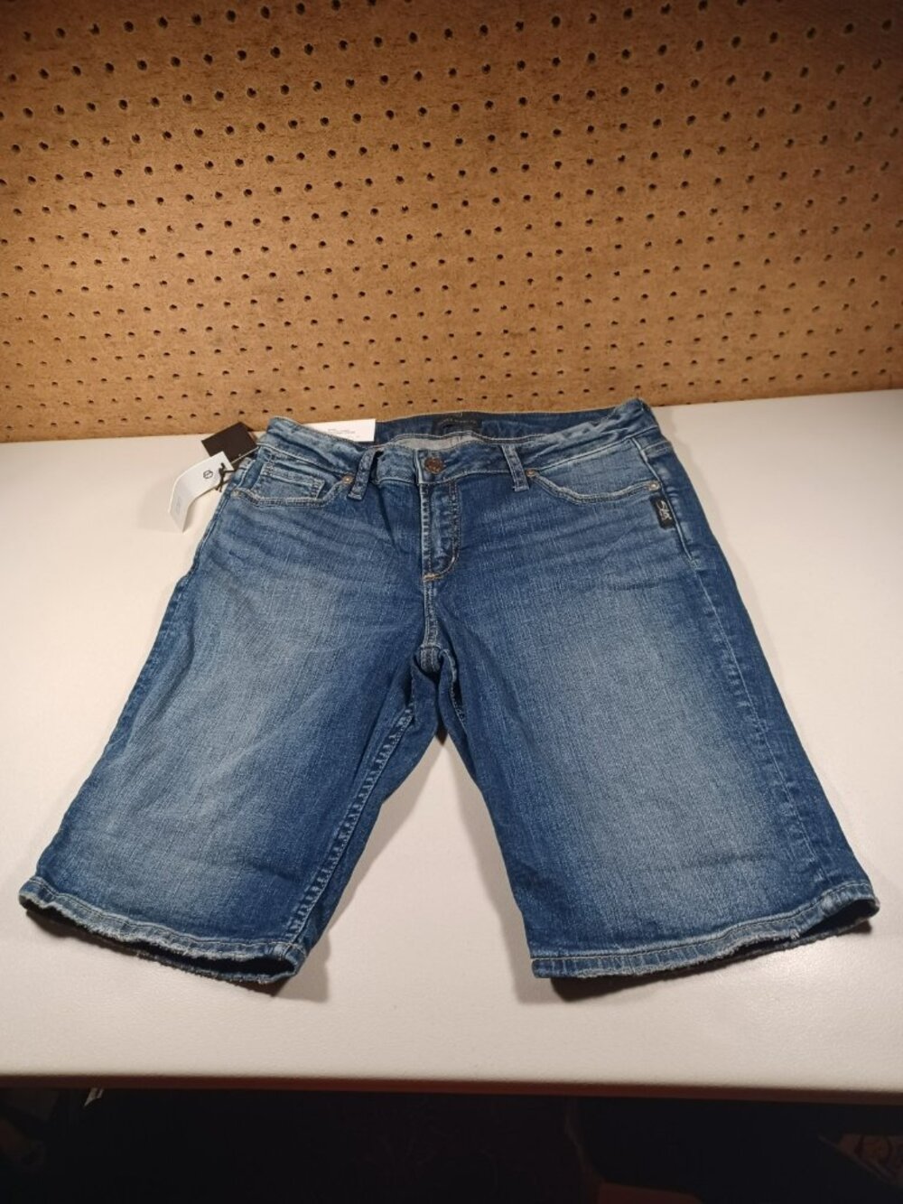 Silver Jeans womens dark distressed Elyse curvy midrise bermuda shorts 28 NWT
